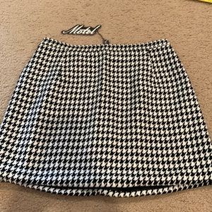 NWT White and Black Skirt Size M